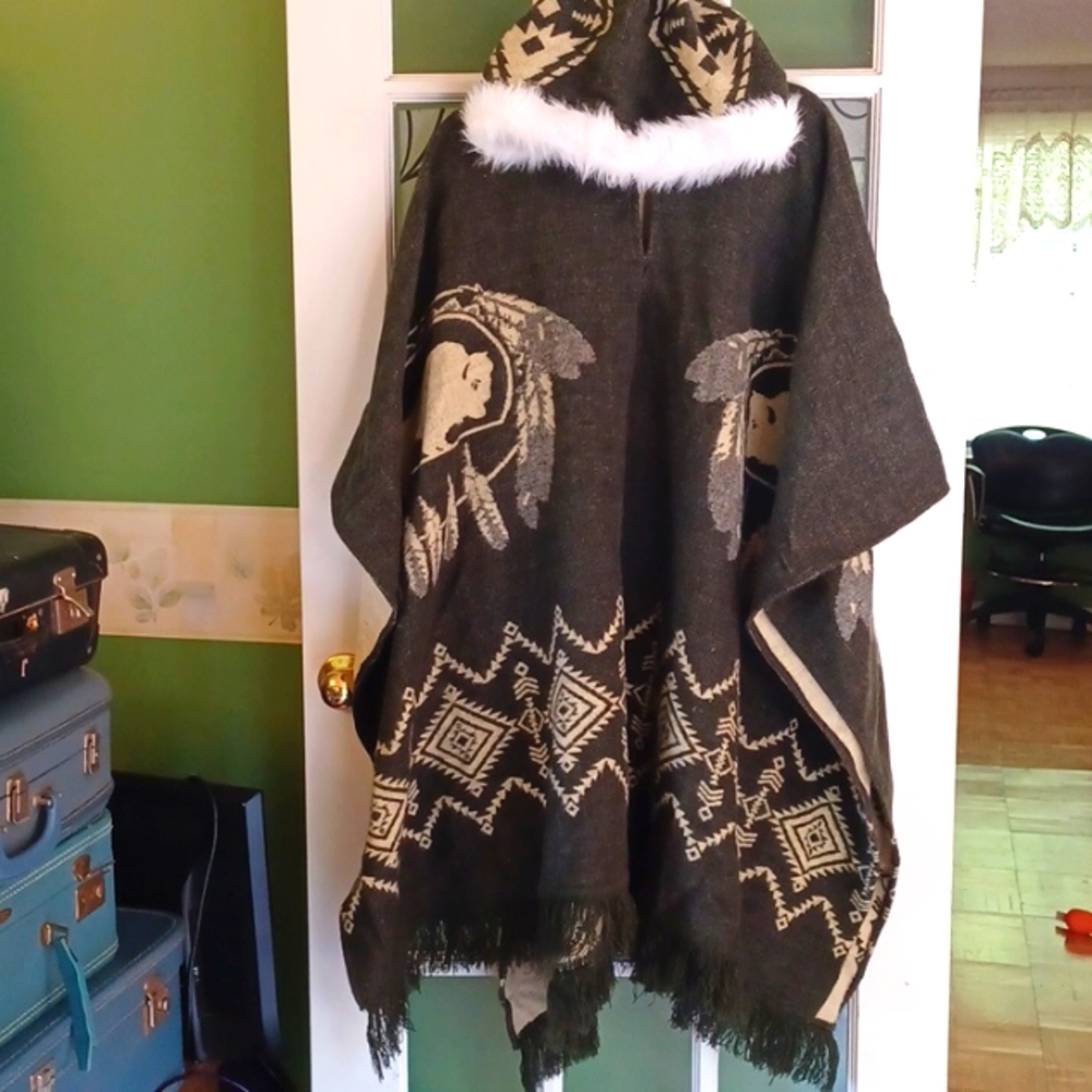Poncho hooded southwest design, Aztec native American